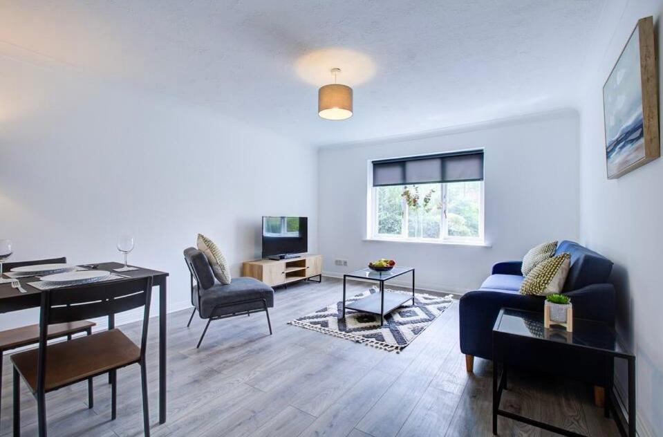 Spacious 2 Bedroom Apartment London Exteriör bild